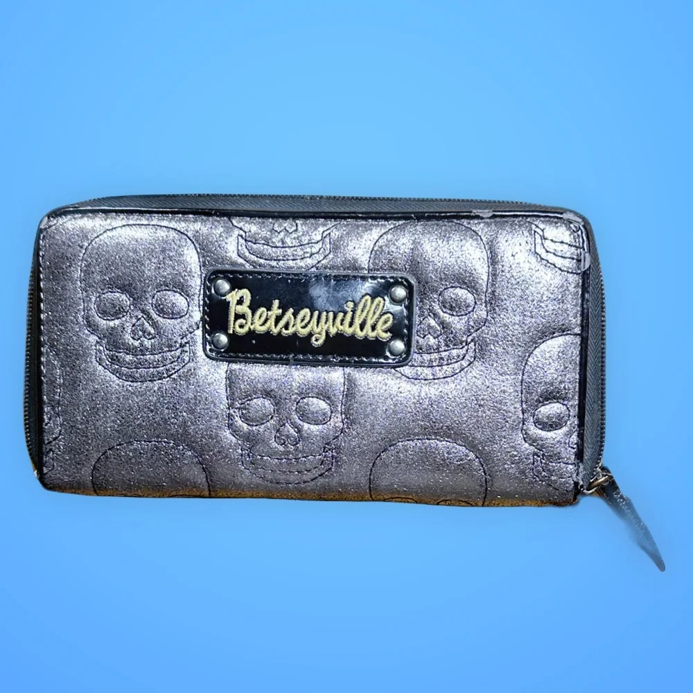 Y2K Betsey Johnson Whimsigoth Skull Rock & Rock Rebel Zip Clutch Wallet ~ Rare